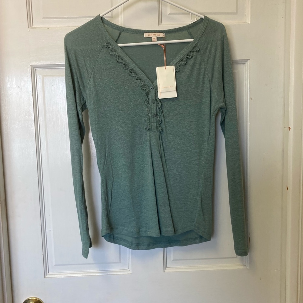 Skies Are Blue Julie Knit Lace V-Neck Top - NWT Green XS